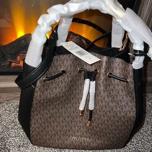 Michael Kors Phoebe Large Two-Tone Logo Bucket Bag